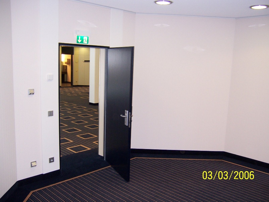 Ihr Spezialist für Sanierung und Verlegen von Fußböden, Unterböden und Estrich sowie Parkett, Laminat, Teppichboden und anderen Bodenbelägen in Neutraubling, Arabella-Sheraton