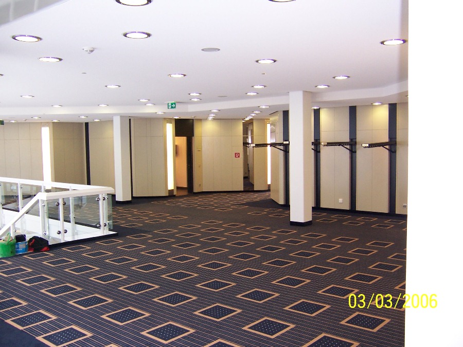 Ihr Spezialist für Sanierung und Verlegen von Fußböden, Unterböden und Estrich sowie Parkett, Laminat, Teppichboden und anderen Bodenbelägen in Neutraubling, Arabella-Sheraton