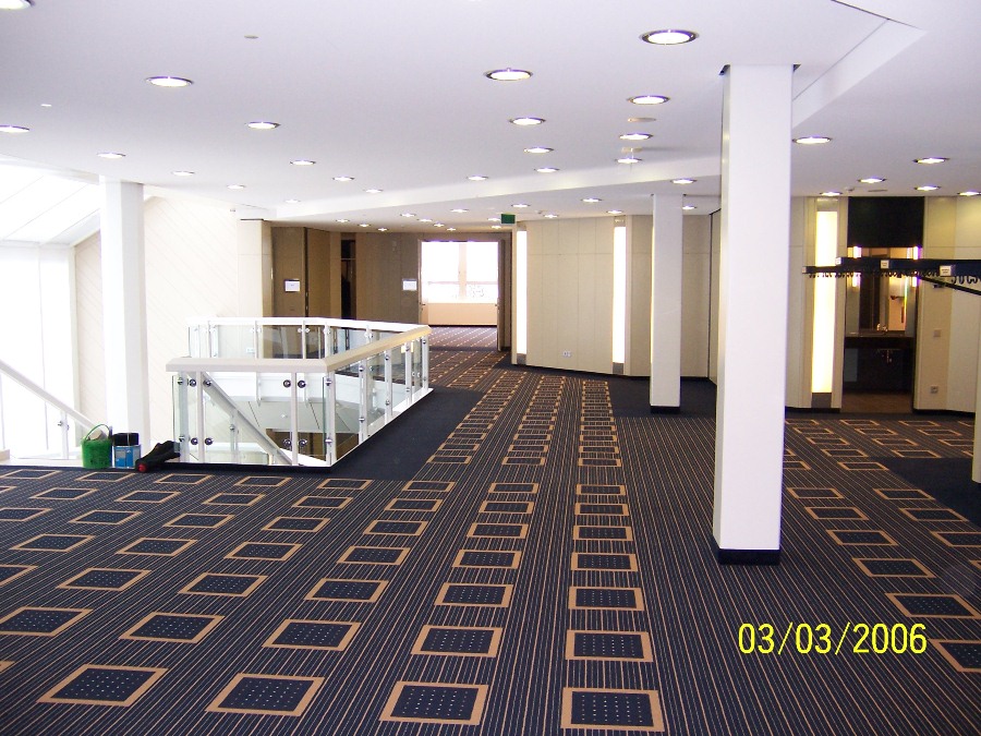 Ihr Spezialist für Sanierung und Verlegen von Fußböden, Unterböden und Estrich sowie Parkett, Laminat, Teppichboden und anderen Bodenbelägen in Neutraubling, Arabella-Sheraton