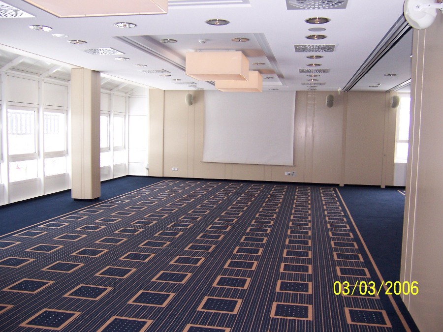 Ihr Spezialist für Sanierung und Verlegen von Fußböden, Unterböden und Estrich sowie Parkett, Laminat, Teppichboden und anderen Bodenbelägen in Neutraubling, Arabella-Sheraton