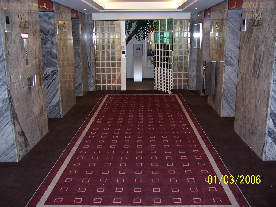 Ihr Spezialist für Sanierung und Verlegen von Fußböden, Unterböden und Estrich sowie Parkett, Laminat, Teppichboden und anderen Bodenbelägen in Neutraubling, Arabella-Sheraton